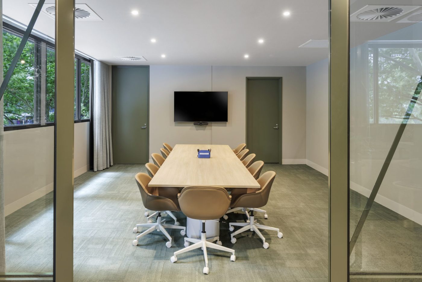 Huddle boardroom, full table view