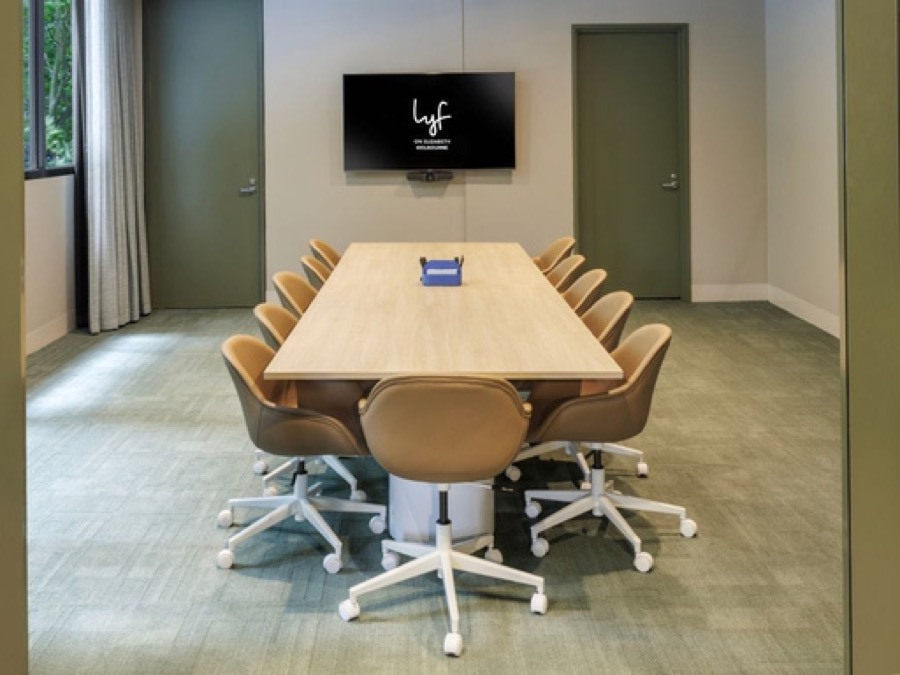 Huddle boardroom with screen