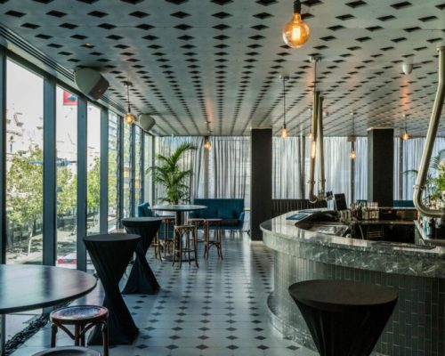 SHOTBYTHOM-2021-1430974-1030x555